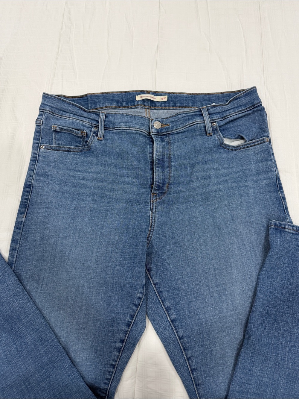 Levi's Women's Medium Blue Skinny Jeans